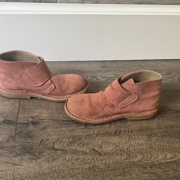 Mini Boden Kids Rose Suede Velcro Ankle Boots - Picture 8 of 9